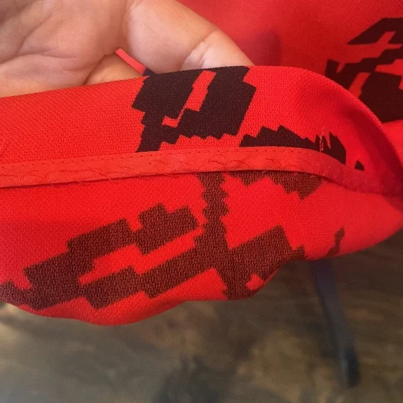 💄💃 Gorgeous vintage dress with billowy sleeves and black crystal appliqués EUC - Picture 7 of 11